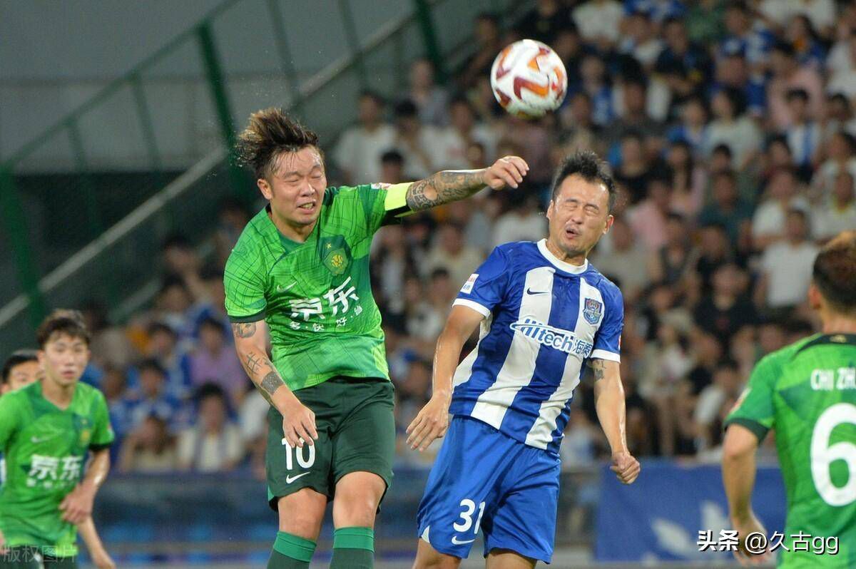 勒沃库森半场3-0领先波鸿。